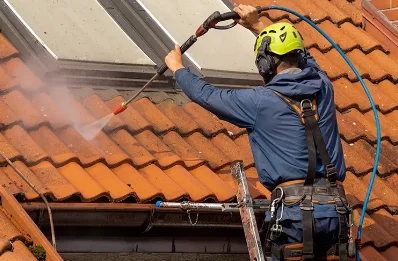 Démoussage et hydrofuge de toiture à Néré